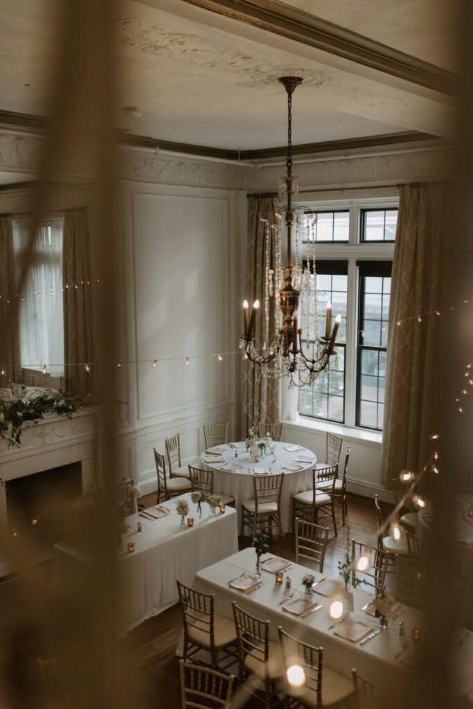 minimalist-indoor-wedding-reception-decor-with-luxurious-florals-and-a-neutral-color-pallete